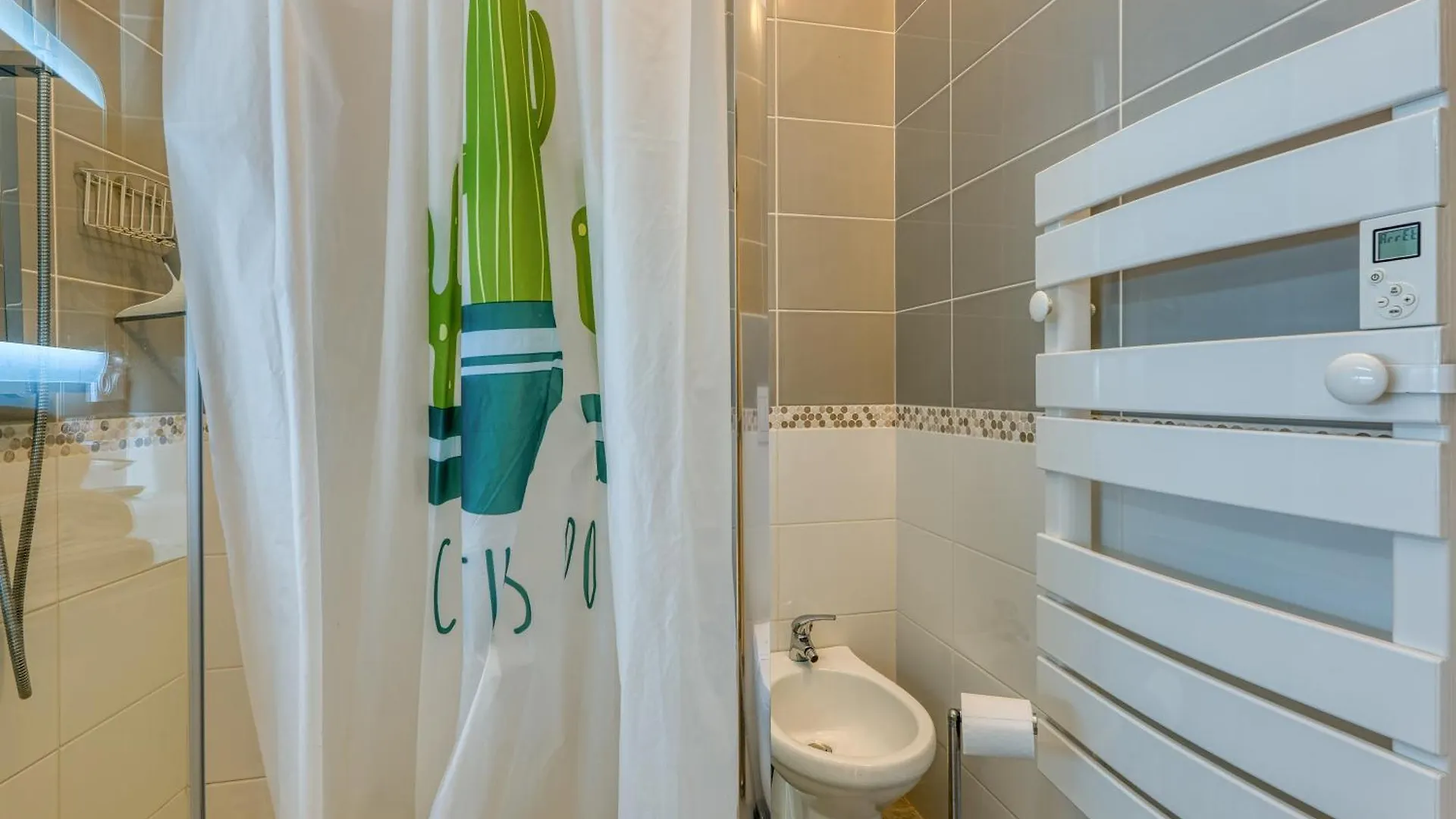 Two Levels Apt In Historical Building - Happy Rentals Menton