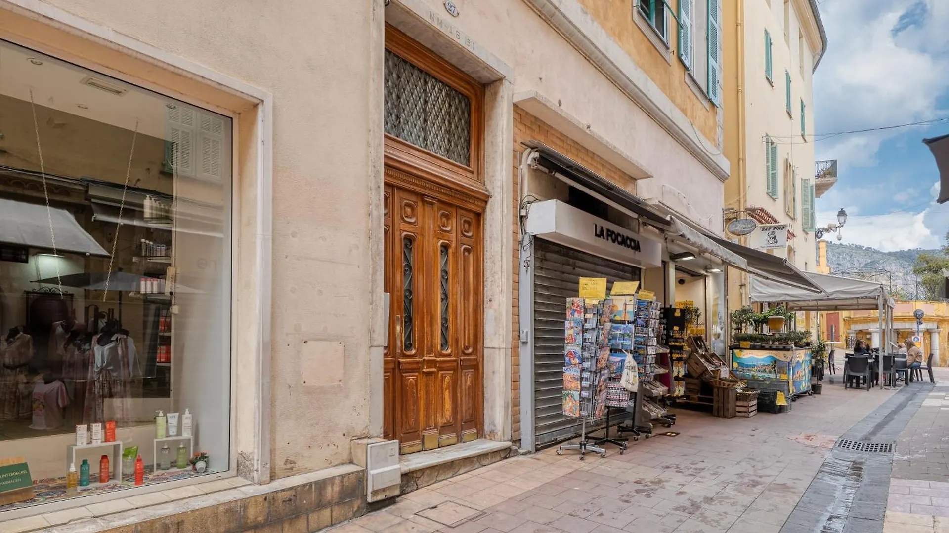 Two Levels Apt In Historical Building - Happy Rentals Menton