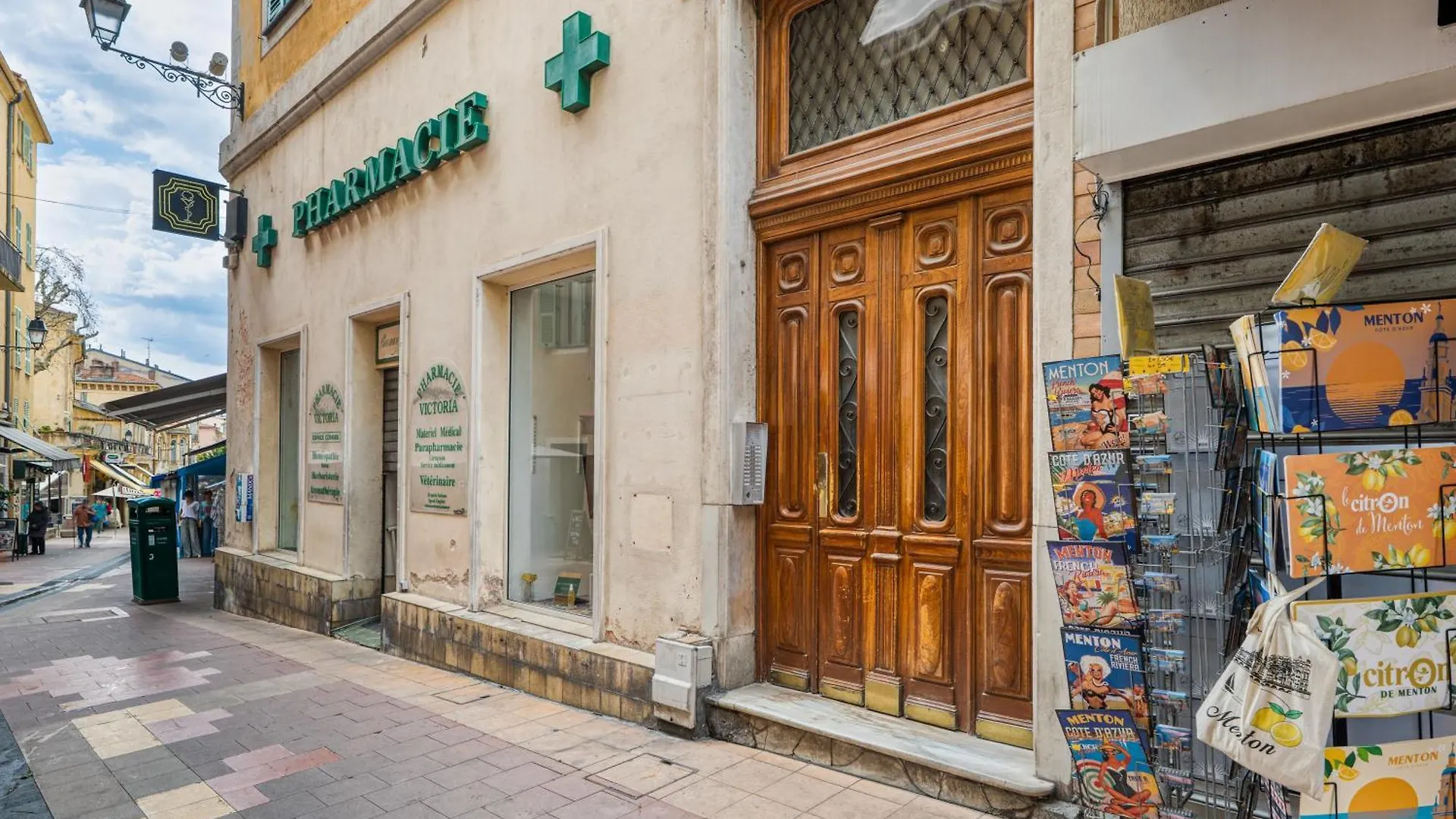Two Levels Apt In Historical Building - Happy Rentals Menton Apartment