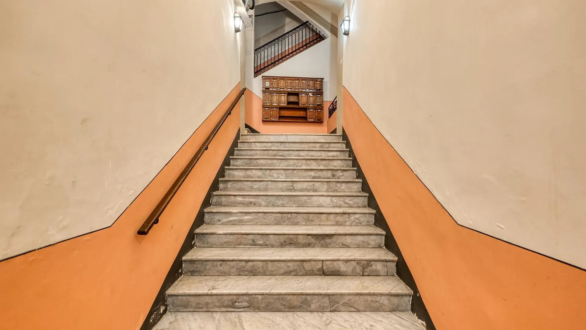 Apartment Two Levels Apt In Historical Building - Happy Rentals Menton