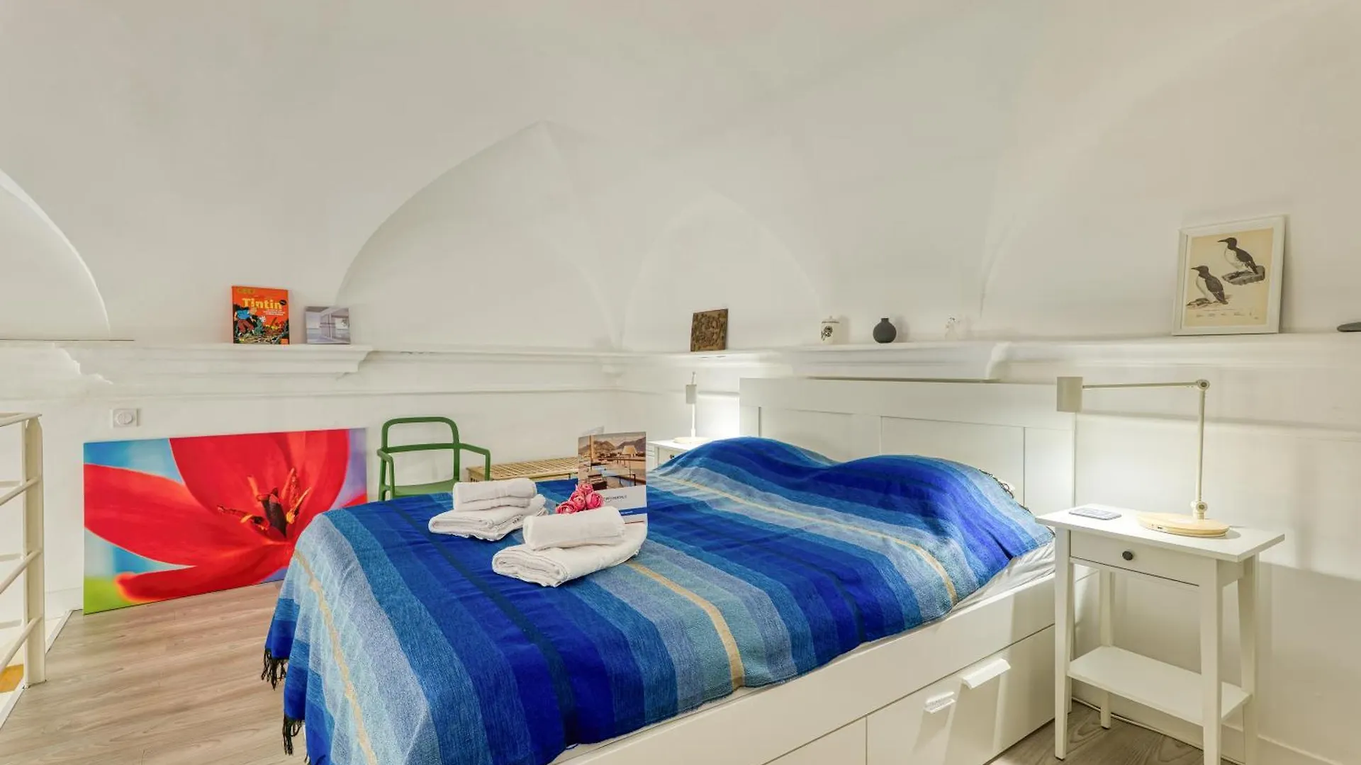 Two Levels Apt In Historical Building - Happy Rentals Menton France