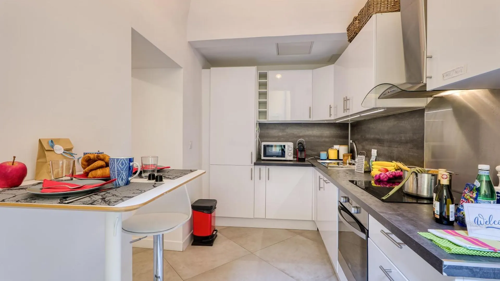 Two Levels Apt In Historical Building - Happy Rentals Menton 0*,